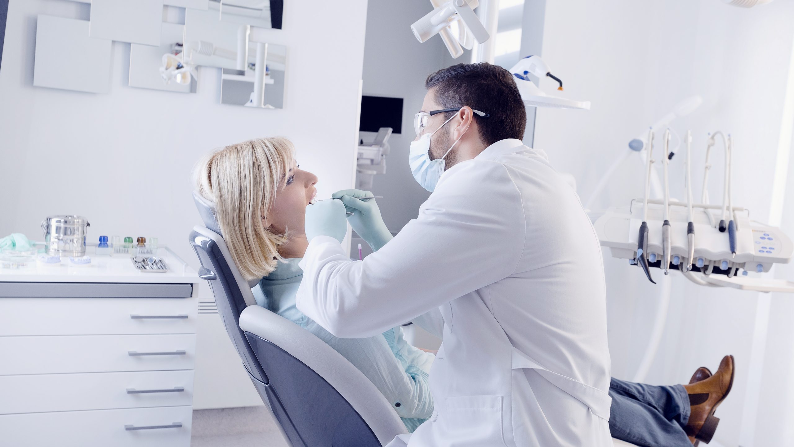 Dentist in Many, LA